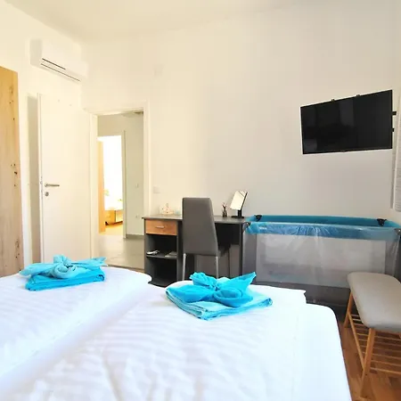 With A Parking Space Seline, Paklenica - 22077 Appartamento Starigrad Paklenica